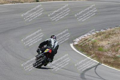 media/Apr-20-2025-AHRMA (Sun) [[393a79c373]]/Race/Group 5/Turn 4b/